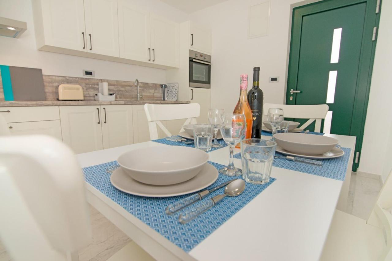 Ventus Appartement Srima Buitenkant foto