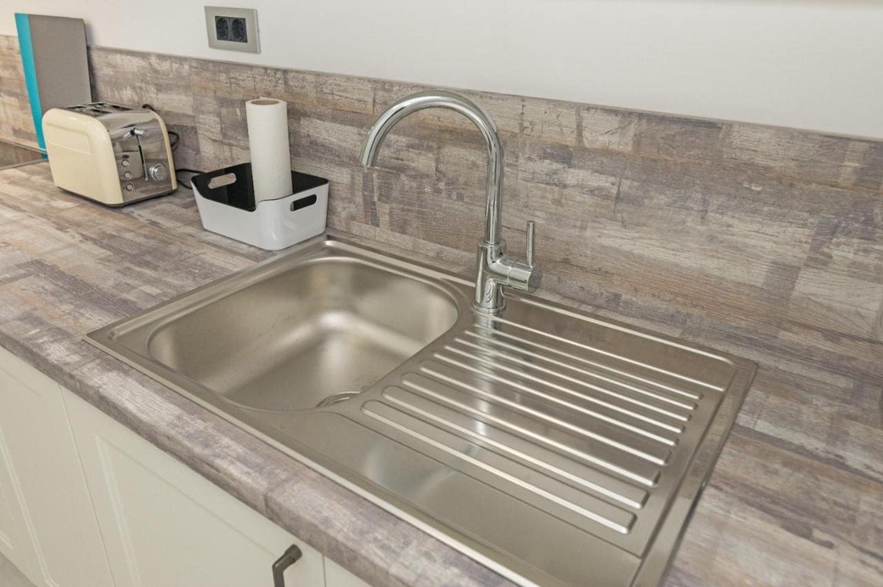 Ventus Appartement Srima Buitenkant foto